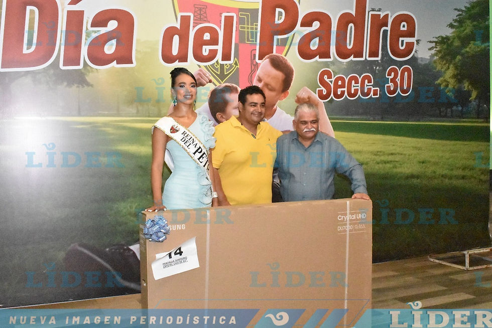 Celebra el sindicato petrolero a trabajadores en el Día del Padre.