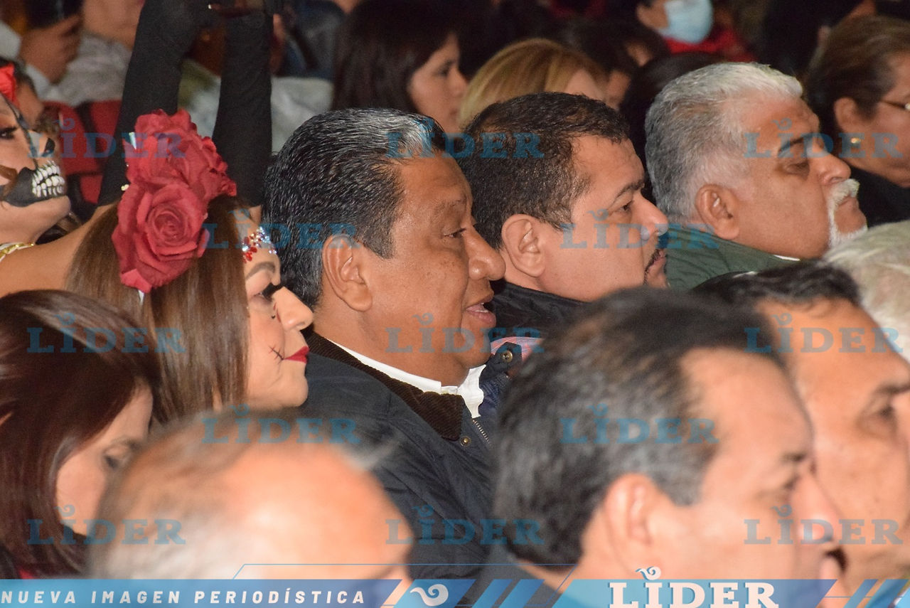 Espectacular presentación de Catrinas y Catrines realiza la Sección Número 30