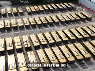 RocĆo Nahle supervisa 101 nuevos autobuses UlĆŗa en Veracruz