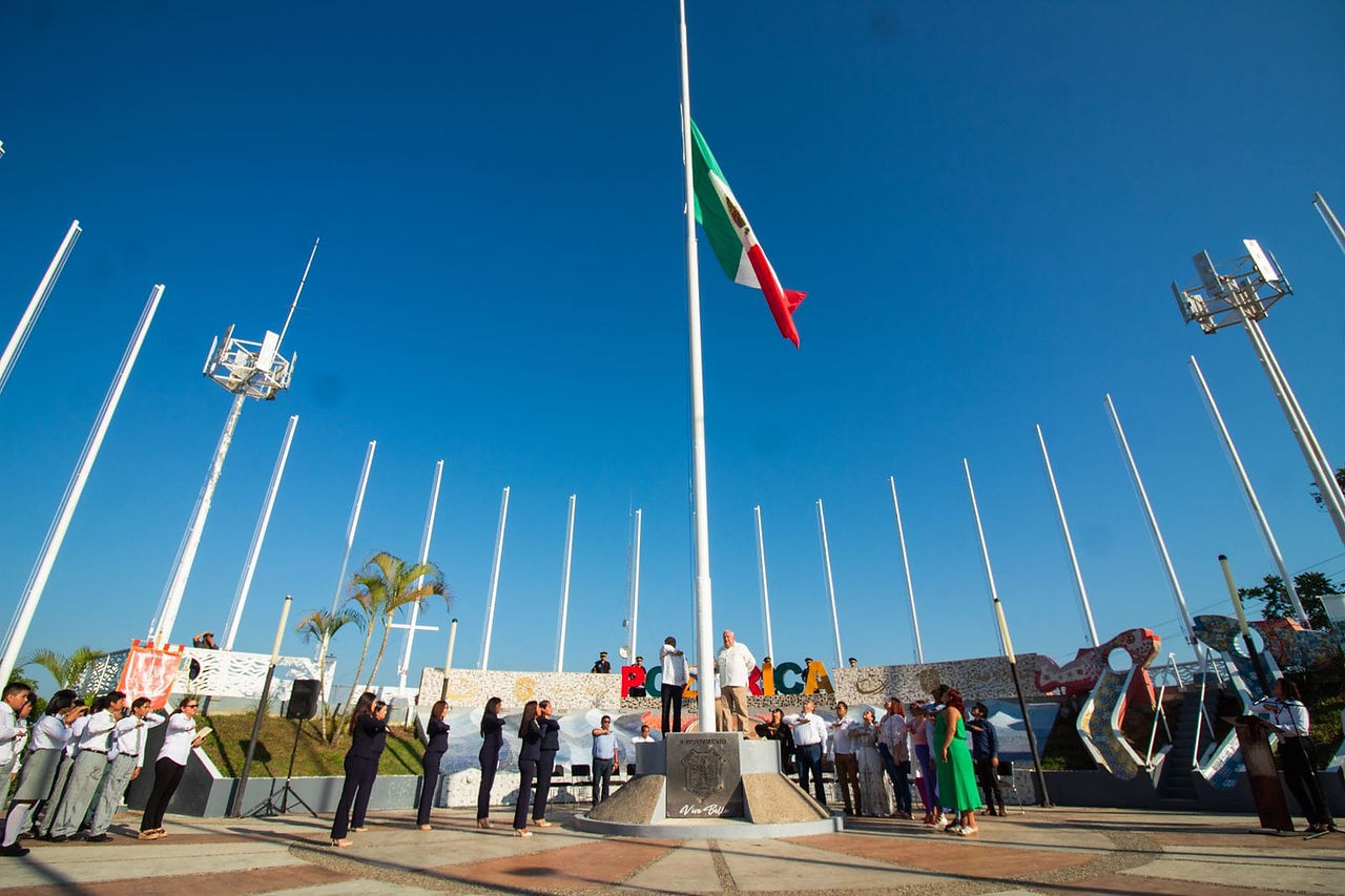 Autoridades conmemoran Día de la Nación Pluricultural en Poza Rica