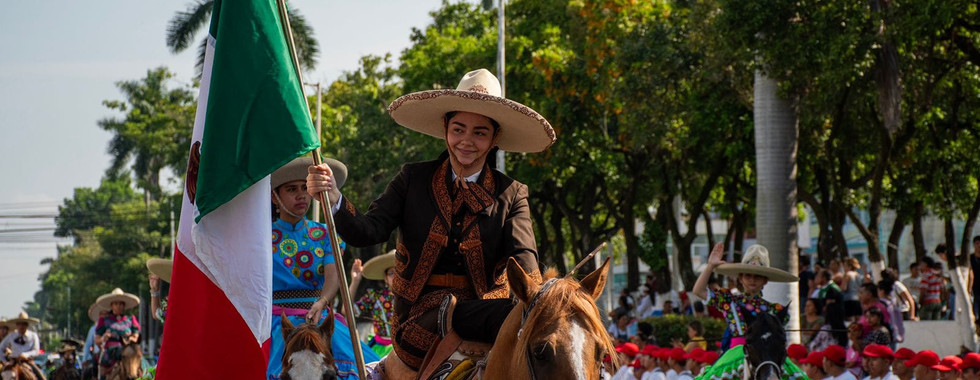 Gran desfile conmemorativo por Independencia de México en Poza Rica