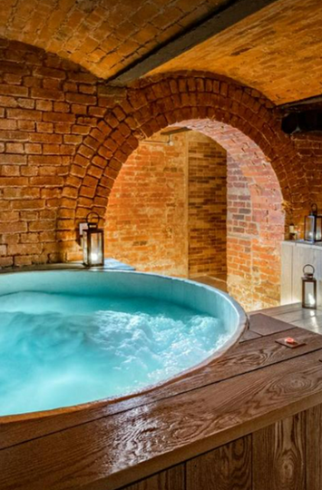 Bespoke spa interior fit-out focused on relaxation and quality.