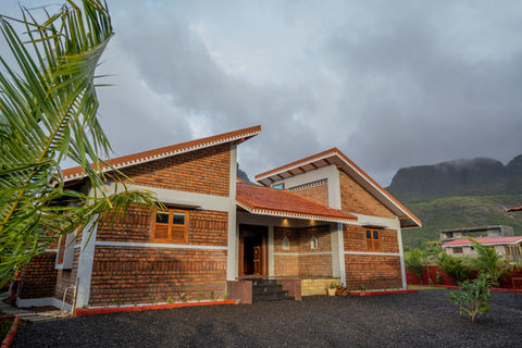 The Brick Mansion: A Dream from Heaven