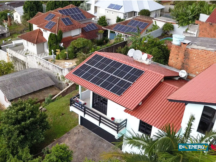 Energia Solar Ecoenergy equipe de instalação 4x3.jpg