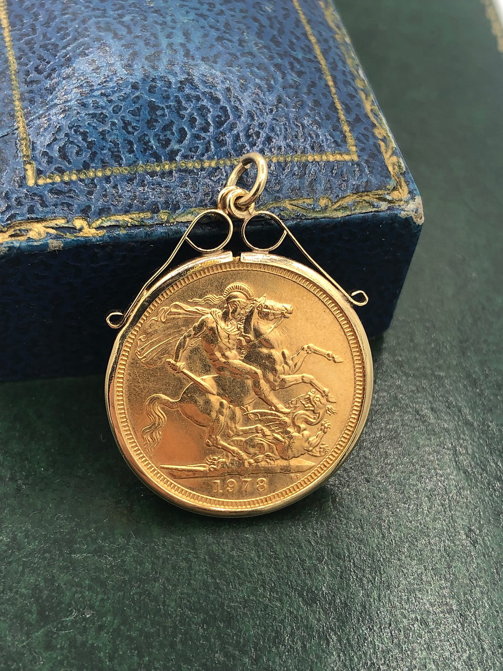 Thumbnail: Queen Elizabeth Full Sovereign & Mount