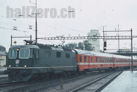 SBB CFF FFS Re 4/4 II Re 420