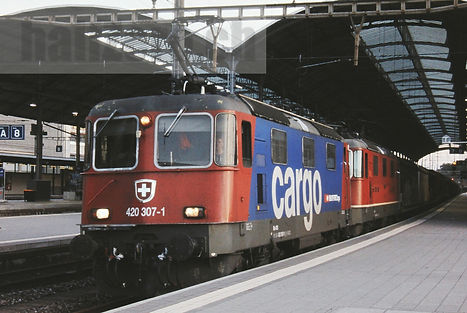 SBB CFF FFS Re 4/4 II Re 420