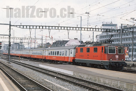 SBB CFF FFS Re 4/4 II Re 420