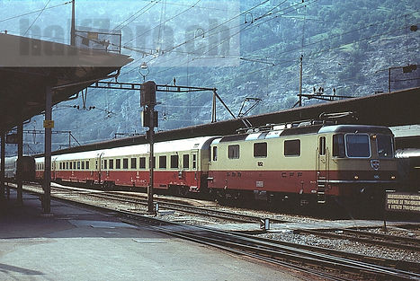 SBB CFF FFS Re 4/4 II Re 420