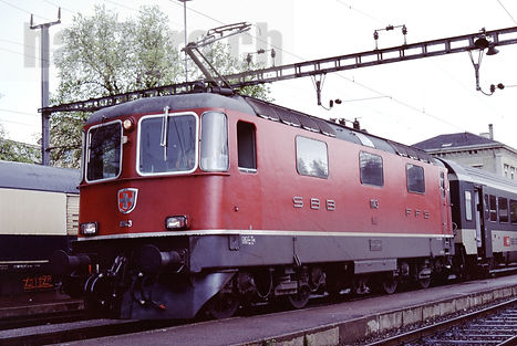 SBB CFF FFS Re 4/4 II Re 420