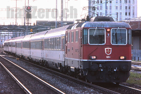SBB CFF FFS Re 4/4 II Re 420