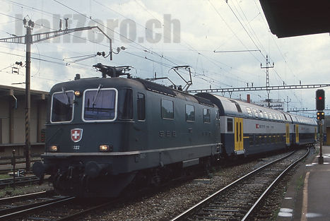 SBB CFF FFS Re 4/4 II Re 420