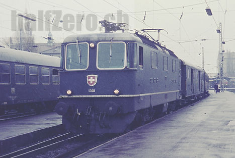 SBB CFF FFS Re 4/4 II Re 420