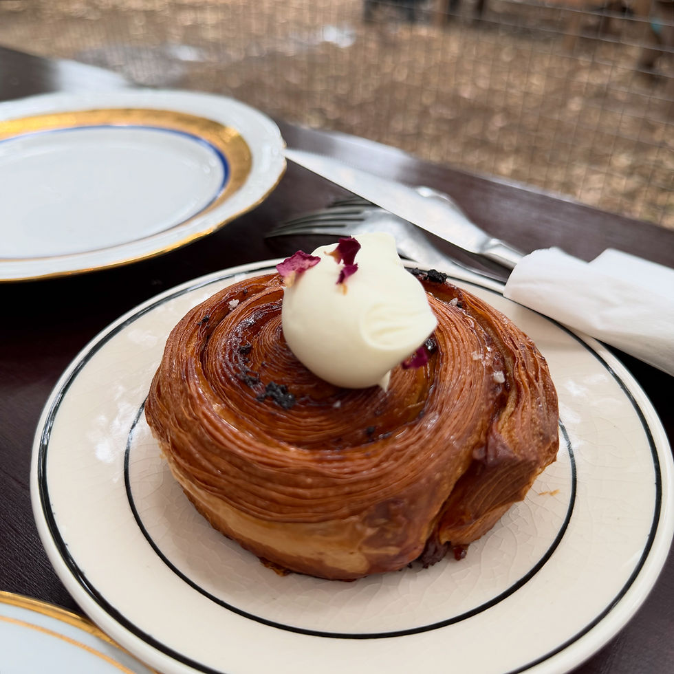 פטה-דבש (27 ₪), עם גנאש ורדים. תזמינו. מטרלו. mattarello. האתר של יובי עם כל מה שיאמ, היכנסו וגלו את המסעדות שיובי הכי אהבה ושכל יום בלעדיהן הוא יום מבוזבז, אתר ביקורת מסעדות שף מפיה של לקוחה רעבה במיוחד. Yuvi Yam.