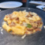 ניוקי תפו״א וריקוטה (108 ₪), עם חמאה מלוחה, ערמונים ופרמג׳אנו רג׳אנו. ניוקי ללא הברקה מיוחדת, גרסה קלאסית של ניוקי ערמונים, אבל כזה שעשוי מעולה, עם ענניות מפנקת. טוטו. toto. האתר של יובי עם כל מה שיאמ, היכנסו וגלו את המסעדות שיובי הכי אהבה ושכל יום בלעדיהן הוא יום מבוזבז, אתר ביקורת מסעדות שף מפיה של לקוחה רעבה במיוחד. Yuvi Yam.