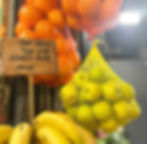 אחרון בסיבוב היה היפים והמיצים, דוכן מיץ שעומד שם כבר מעל 30 שנים, עם אותו מתכון סודי של שייק פרי בשם סבבי בבי או אולי שייק בלאגן עם כל מה שטוב. שינקין. shinkin. האתר של יובי עם כל מה שיאמ, היכנסו וגלו את המסעדות שיובי הכי אהבה ושכל יום בלעדיהן הוא יום מבוזבז, אתר ביקורת מסעדות שף מפיה של לקוחה רעבה במיוחד. Yuvi Yam.