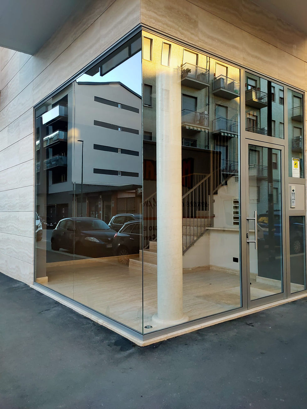 Ingresso vetrata condominiale