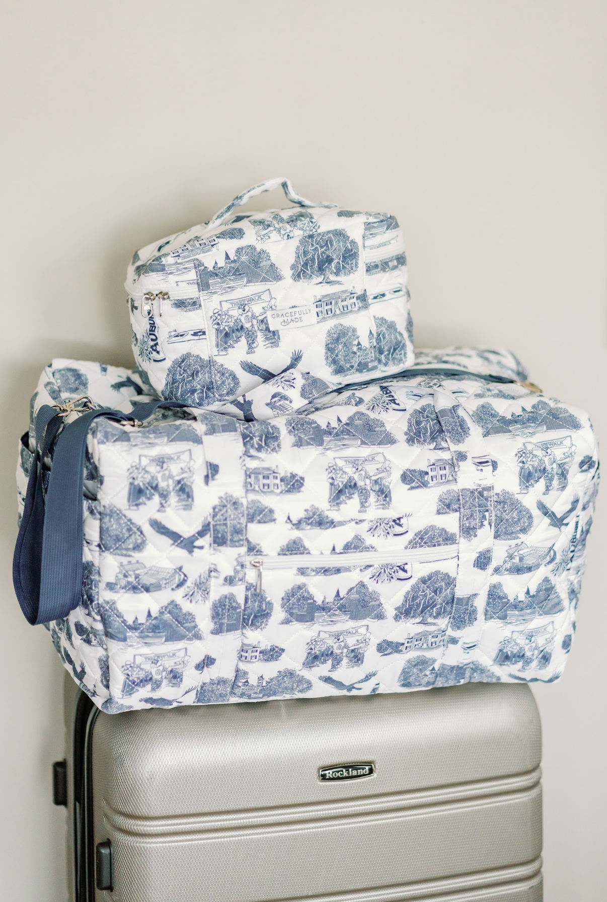Auburn University Toile Duffle and Cosmetic Bundle