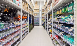 3) Ράφια τεχνικού πολυκαταστήματος