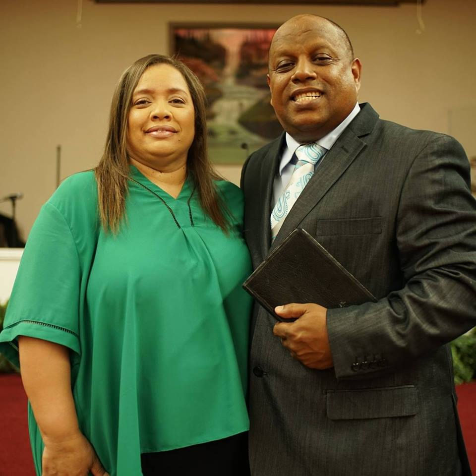 Pastores: Ivan y Mabel Burgos