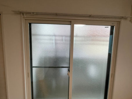 都内のお客様は音はうるさいから二重窓
(インプラス)の取り付け頼みました。