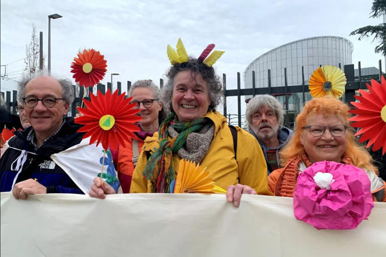 Mujeres mayores lograron una inédita victoria contra el gobierno de Suiza por el cambio climático
