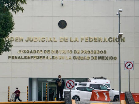 Inicia audiencia de Murillo Karam por caso Ayotzinapa