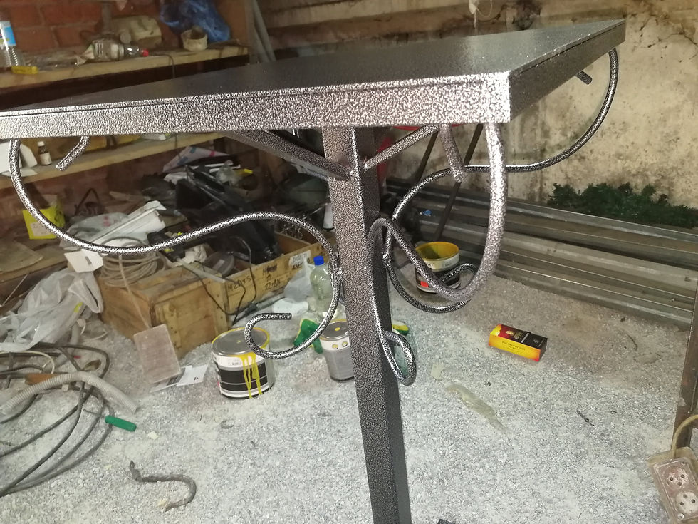 Миниатюра: Столы и скамейки