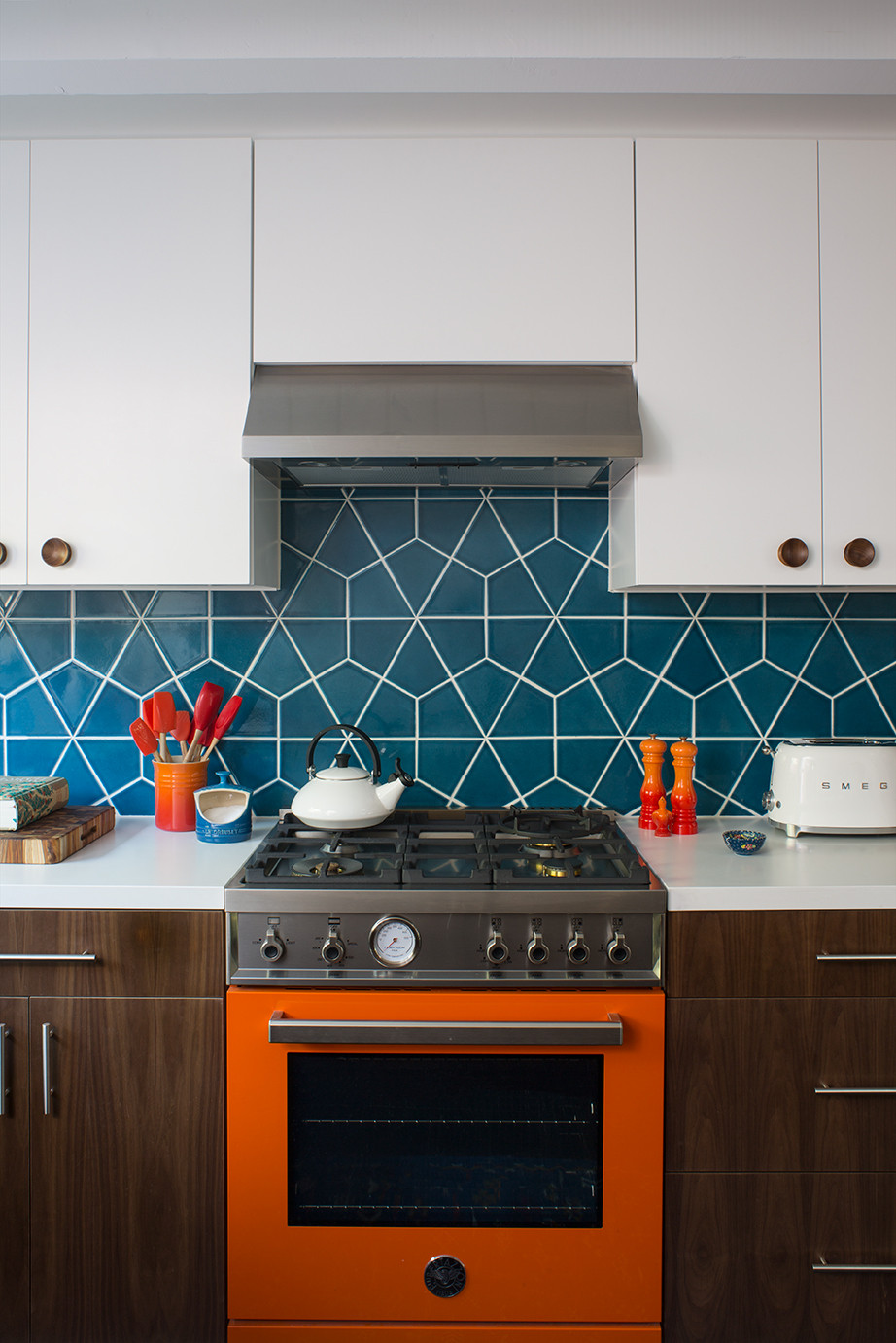 Fireclay-Backsplash-Tile-Hexagon-Orange-Bertazzoni-Range-Kelly_Martin_Interiors