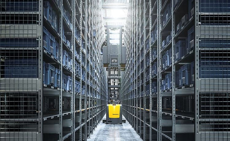 Wire Guided vs Free-Ranging VNA Forklifts: Which Is Right for Your Warehouse?