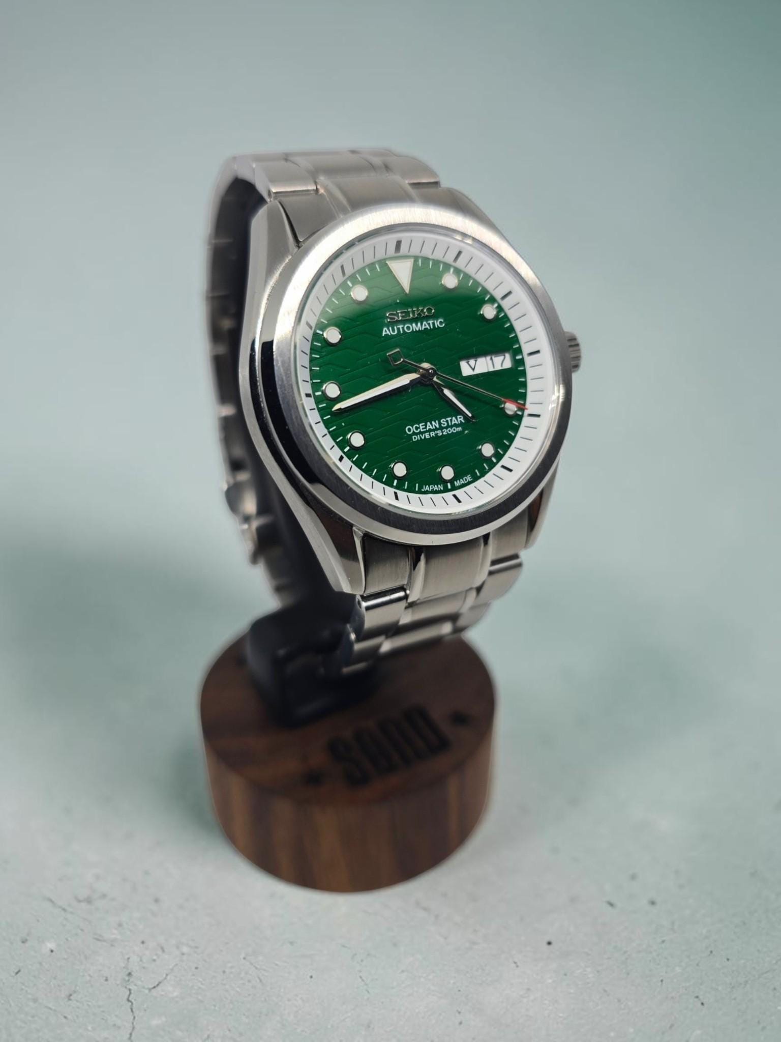 Green Wave Day-Date