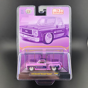 M2 Machines 1:64 1978 Chevrolet Silverado Stepside Lowriders – Purple – MiJo Exc