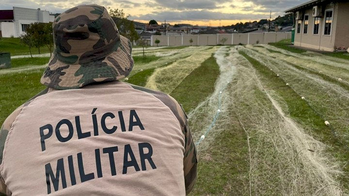 PM apreende 700 metros de redes e 40 quilos de peixes 