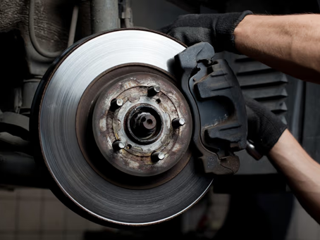 Signs You Need New Brakes: A Safety Guide For Midwest Drivers