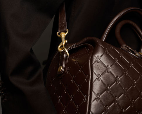 Particolare della borsa con gancio d'oro Isa borsa