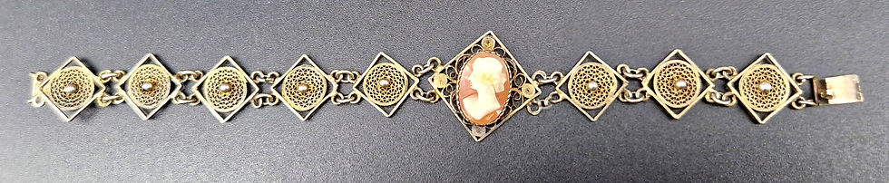 Thumbnail: Antique .800 Silver Shell Cameo Jewellery Set