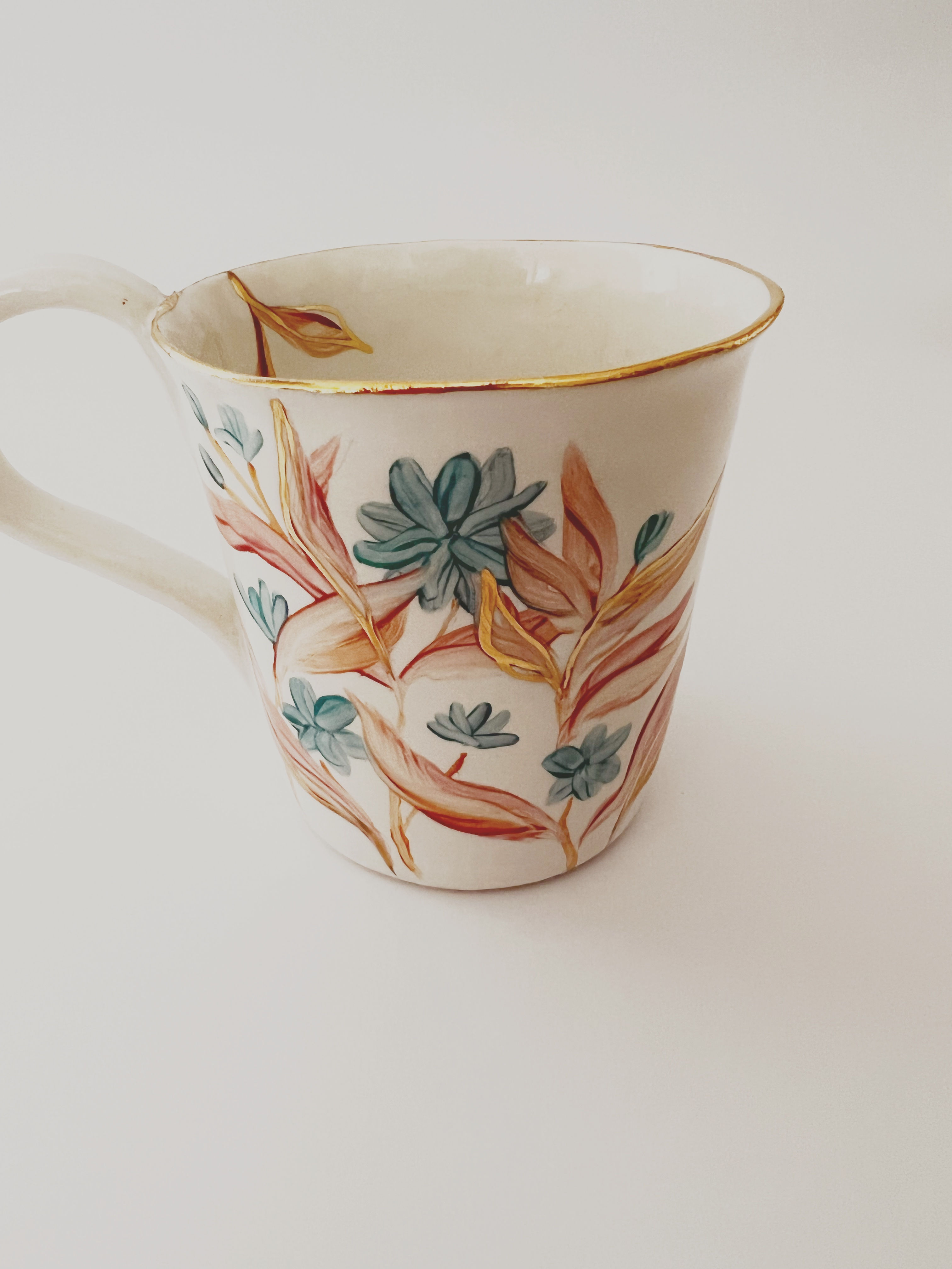 Caneca artesanal flolhagem ouro B - Chá