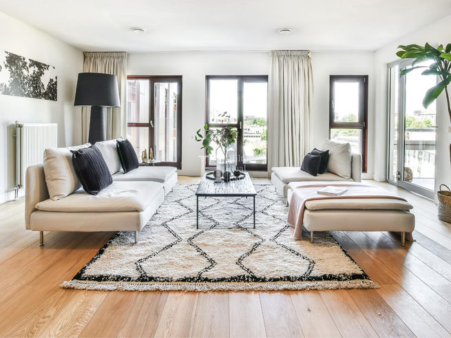 Discover this elegant flat in the prestigious neighborhood of Pedralbes, Barcelona. Contact Hilton Real Estate today to make this exceptional property yours. Explore Elegance in Pedralbes, Barcelona - Stunning Flat with City Views.