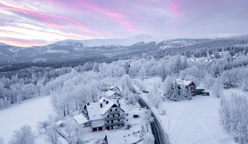 Levi Ski Resort in Finland - Discover the ultimate skiing destination in Levi, Finland. Explore pristine slopes, exhilarating runs, and charming winter wonderlands. GetYourGuide: Plan your ski trip now! 