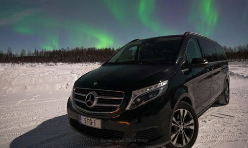 Join us in search by car of the northern lights, the natural phenomenon of the Arctic.