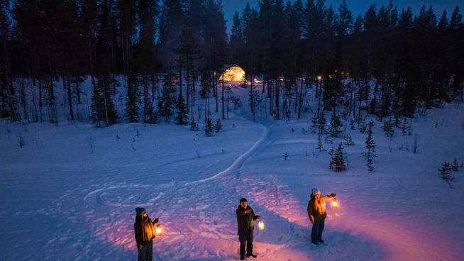 Experience the Magic of the Northern Lights at Polarman's Camp, Rovaniemi! Welcome to Polarman's Camp Rovaniemi, an exclusive private retreat nestled in the serene Lapland wilderness, just a short 20-minute drive from Rovaniemi city center. Escape the tourist buzz and immerse yourself in the beauty of nature, where unobstructed views of the Northern skyline and minimal light pollution await. Here, in the heart of Lapland, lies your gateway to witness the mesmerizing dance of the Northern Lights, also known as the Aurora Borealis.