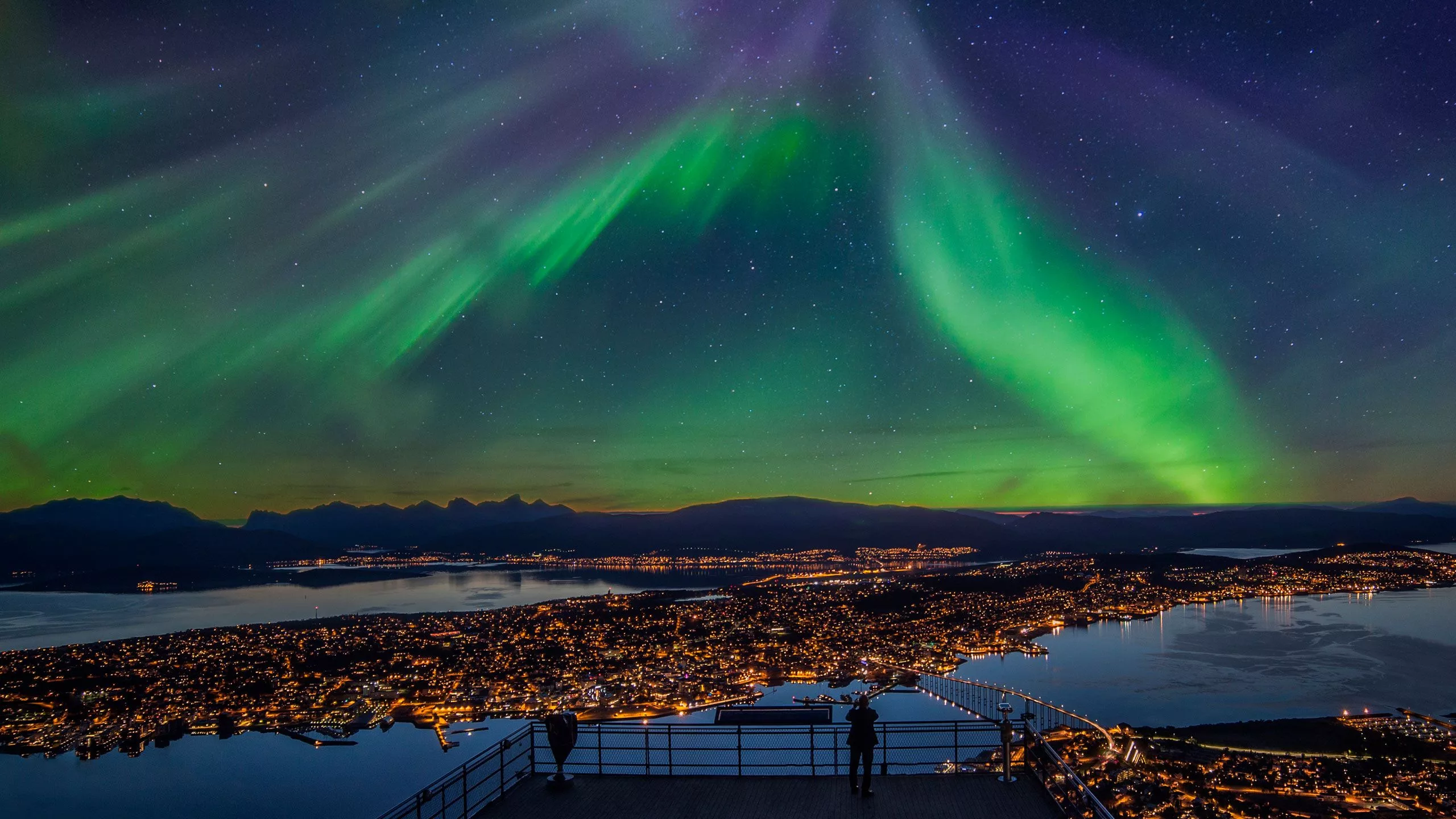 The Tromsø, Norway | Fenix.info - The Tromsø city is known as the "Gateway to the Arctic". Located in Northern Norway, it is the largest city in the Arctic.