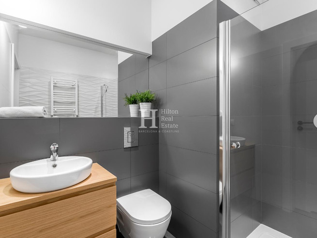 Explore a stunning studio flat with panoramic windows and a spacious terrace for sale in Diagonal Mar, Barcelona. Contact Hilton Real Estate today to make it yours! Luxurious Living in Diagonal Mar, Barcelona.