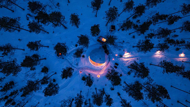 Experience the Magic of the Northern Lights at Polarman's Camp, Rovaniemi! Welcome to Polarman's Camp Rovaniemi, an exclusive private retreat nestled in the serene Lapland wilderness, just a short 20-minute drive from Rovaniemi city center. Escape the tourist buzz and immerse yourself in the beauty of nature, where unobstructed views of the Northern skyline and minimal light pollution await. Here, in the heart of Lapland, lies your gateway to witness the mesmerizing dance of the Northern Lights, also known as the Aurora Borealis.