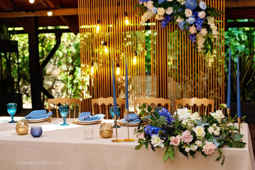 Lush green garden with pond for romantic wedding ceremonies in S’Agaró – curated by Casamiga Weddings