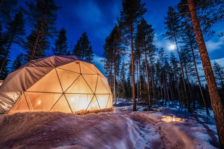 Hunting for the northern lights! An exclusive private retreat nestled in the serene Lapland wilderness.