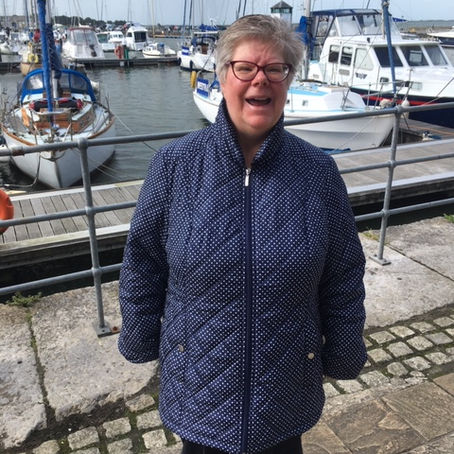 Jen and Ifor walking in Caernarfon! Jen ac Ifor yn cerdded yng Nghaernarfon!