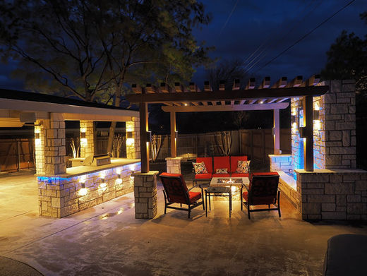 backyard landscape lights in texas.jpg