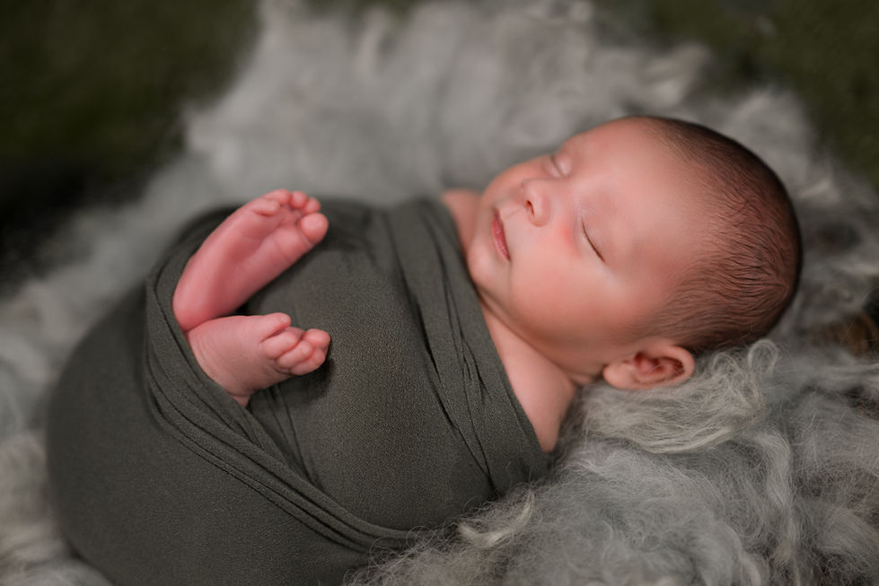 NewbornLeslieAndBabyEmiliano-108-Edit