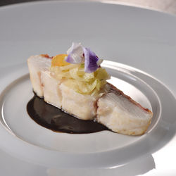 Seasonal-fresh-fish-with-squid-ink-sauce_1000